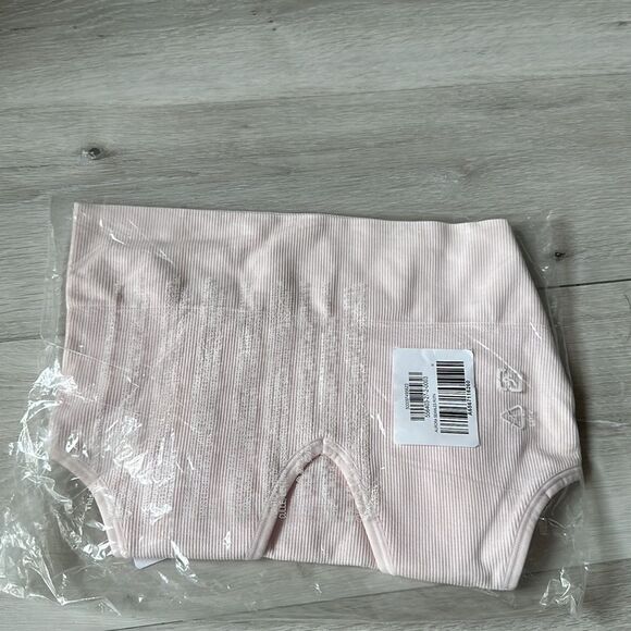Athleta Aurora Seamless Crop Rib Tank Pale Pink M NWT IN PACKAGING - Picture 6 of 6